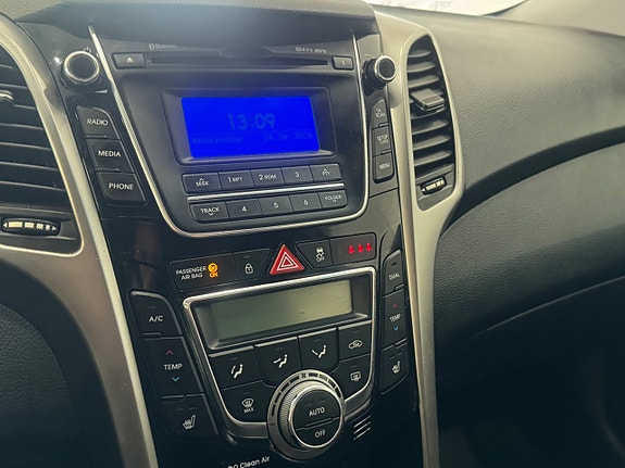 Hyundai i30 7 of 8