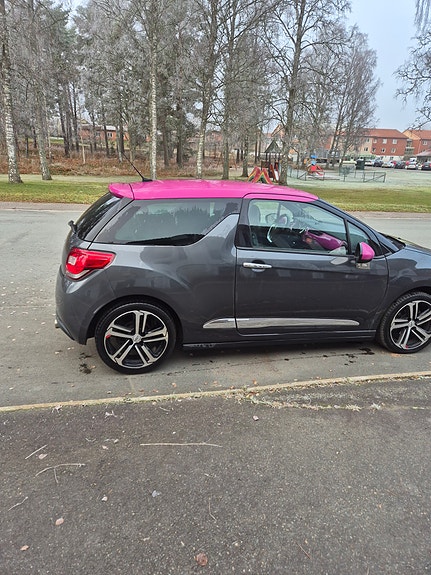 Citroen DS3 4 of 5
