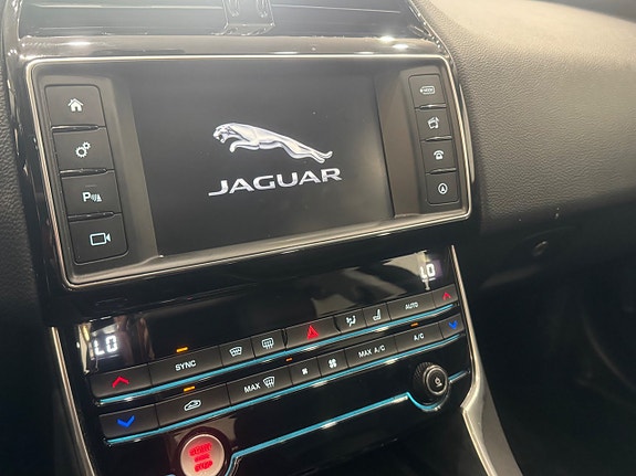 Jaguar XE 14 of 14