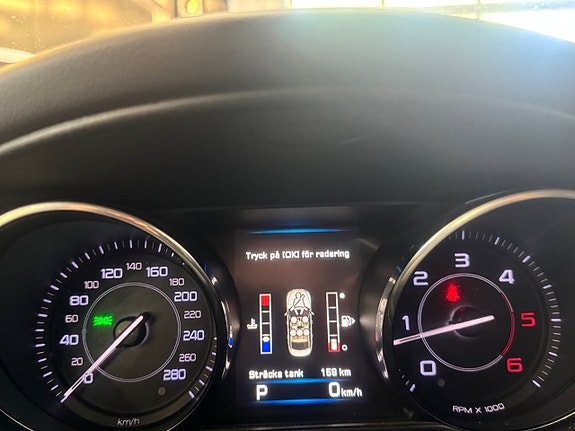 Jaguar XE 13 of 14