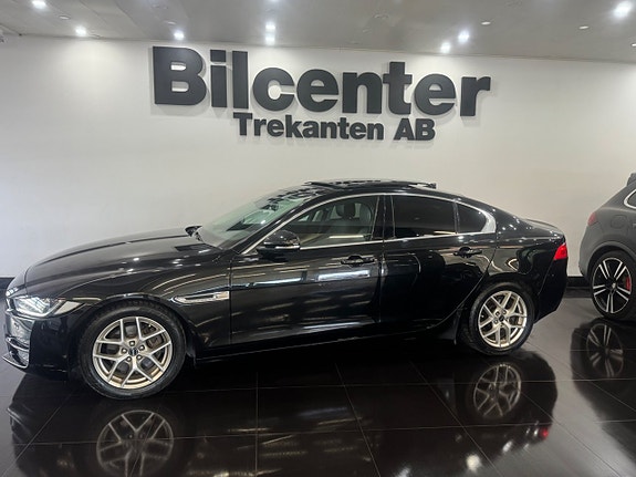 Jaguar XE 3 of 14