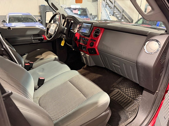 Ford F-350 19 of 21