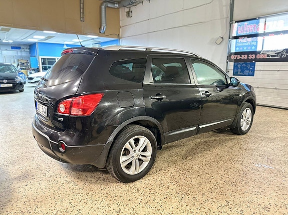 Nissan Qashqai+2 4 of 5