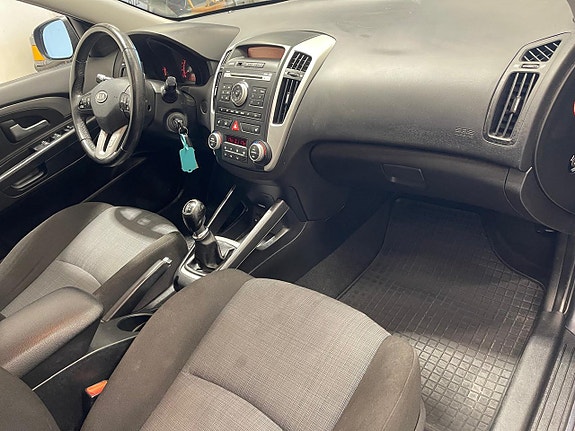 Kia Ceed 15 of 17