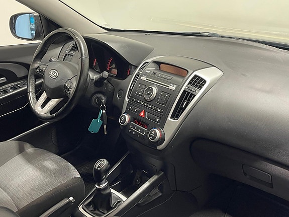 Kia Ceed 14 of 17