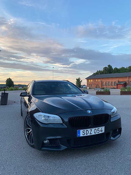 BMW 530d 4 of 5