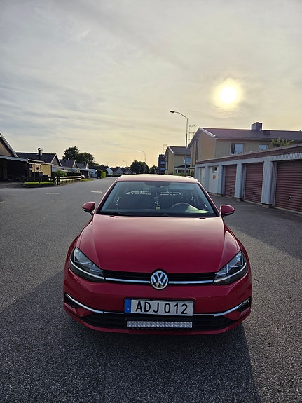 Volkswagen Golf VII 2 of 5