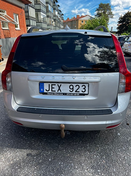 Volvo V50 4 of 5