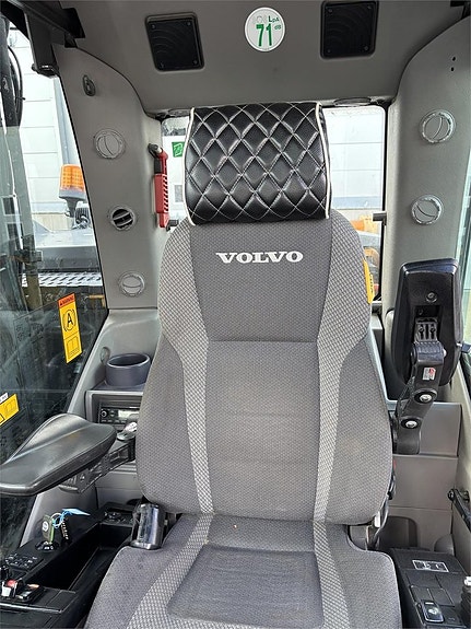 Volvo EWR150E 18 of 21