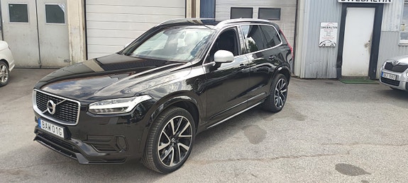 Volvo XC90 2 of 5