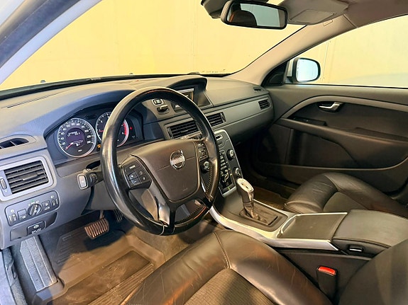 Volvo V70 12 of 20