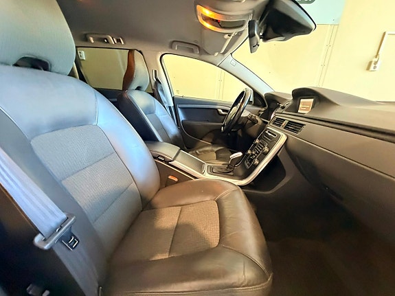 Volvo V70 8 of 20
