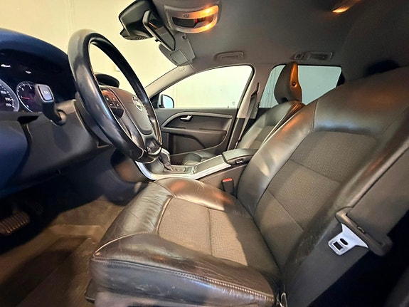 Volvo V70 11 of 20