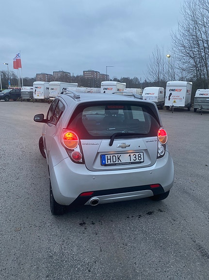 Chevrolet Spark 2 of 5