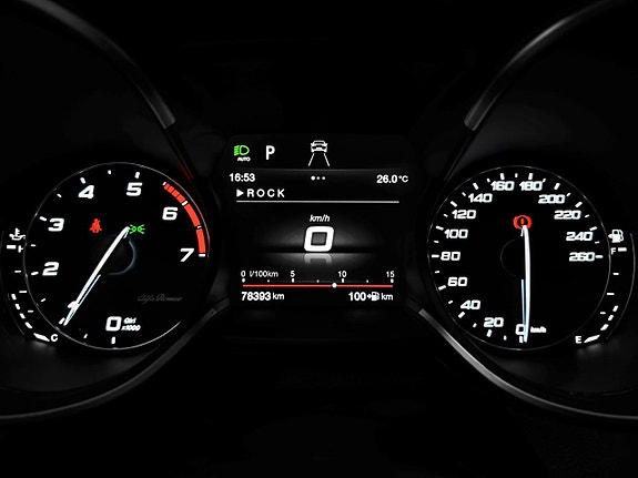 Alfa Romeo Stelvio 25 of 30