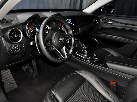 Alfa Romeo Stelvio 20 of 30