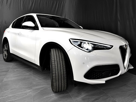 Alfa Romeo Stelvio 6 of 30