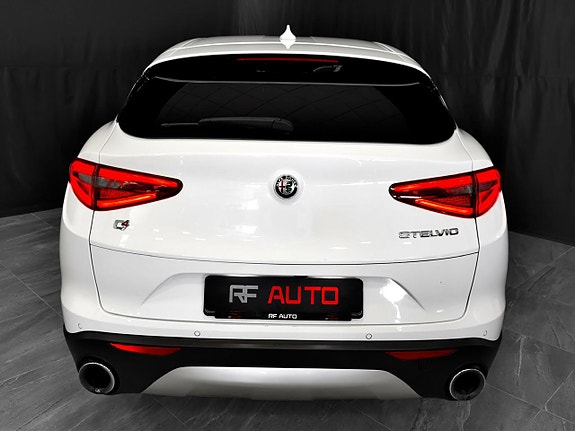 Alfa Romeo Stelvio 15 of 30