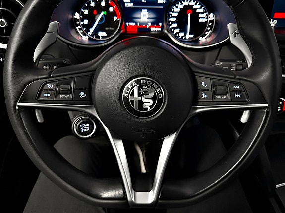 Alfa Romeo Stelvio 24 of 30