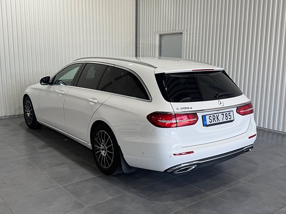 Mercedes-Benz E200 7 of 17
