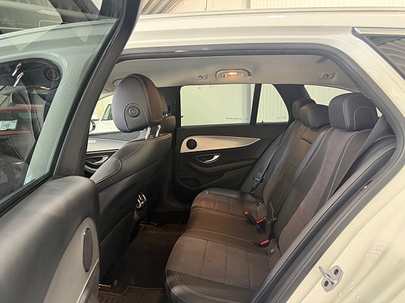 Mercedes-Benz E200 15 of 17