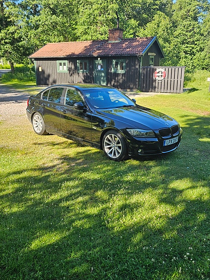 BMW 320d 3 of 5