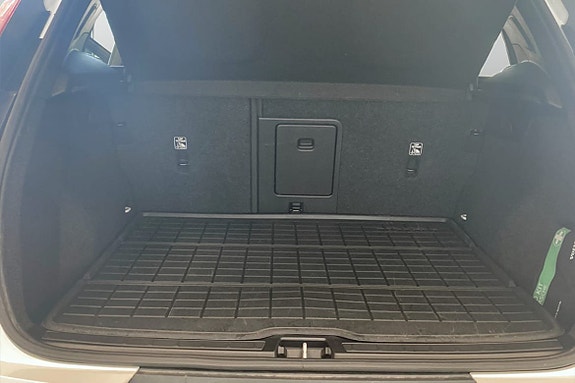 Volvo XC40 9 of 15