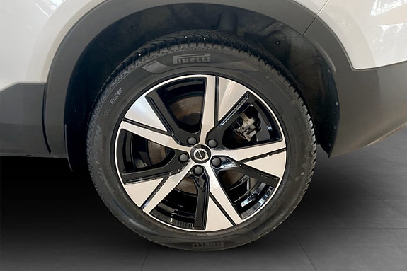 Volvo XC40 10 of 15