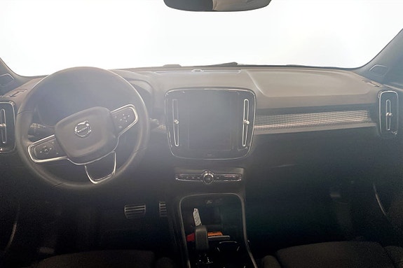 Volvo XC40 4 of 15