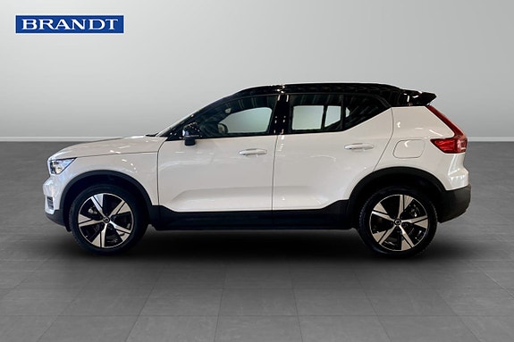 Volvo XC40 6 of 25