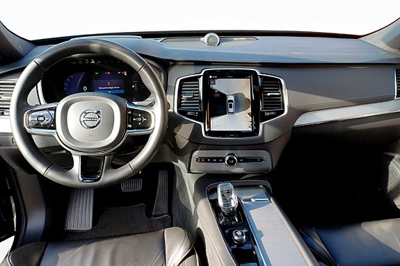 Volvo XC90 4 of 5