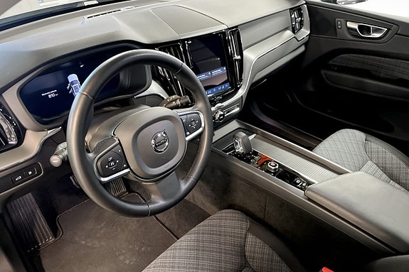 Volvo XC60 5 of 9