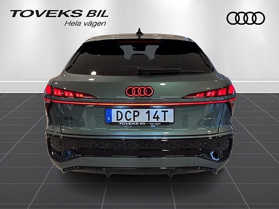 Audi Q3 6 of 17