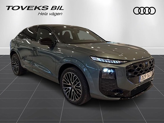 Audi Q3 3 of 5