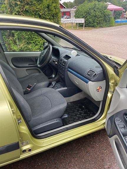 Renault Clio 2 of 4