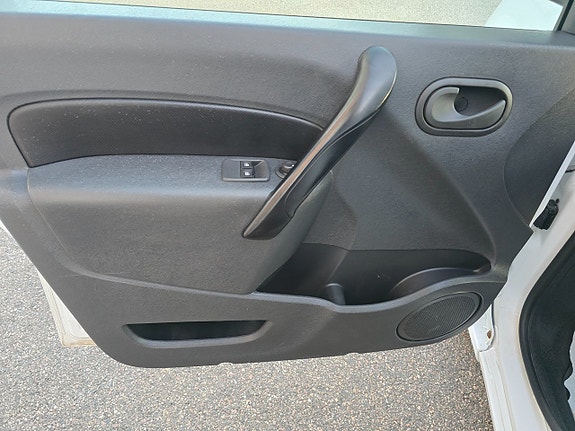 Renault Kangoo Express 11 of 18