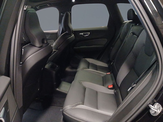 Volvo XC60 8 of 12