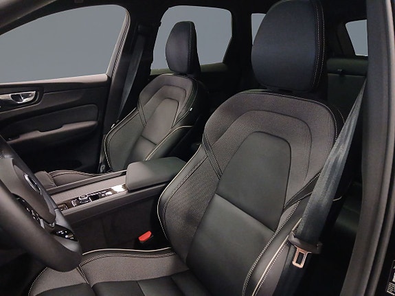 Volvo XC60 6 of 12
