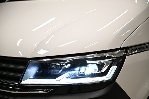 Volkswagen Caravelle 3 of 5