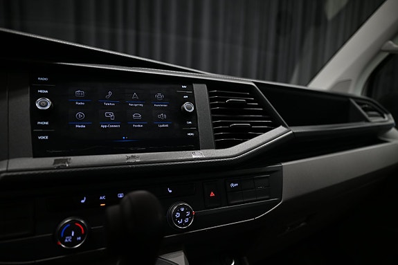 Volkswagen Caravelle 30 of 30