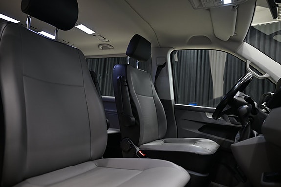 Volkswagen Caravelle 18 of 30