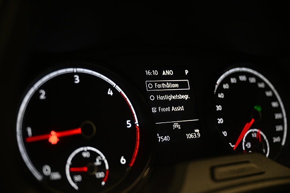 Volkswagen Caravelle 14 of 30