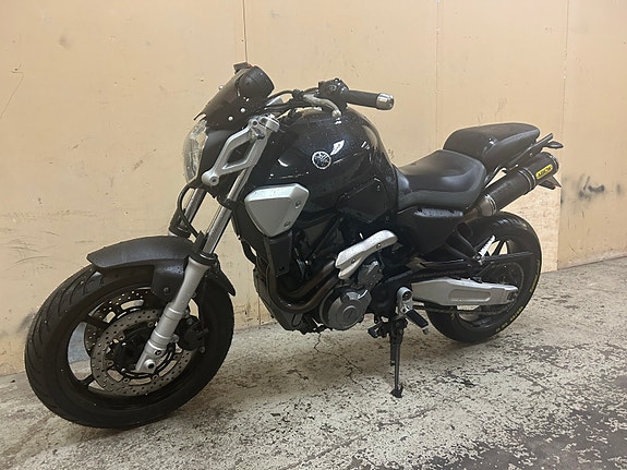 Yamaha MT-03 3 of 4