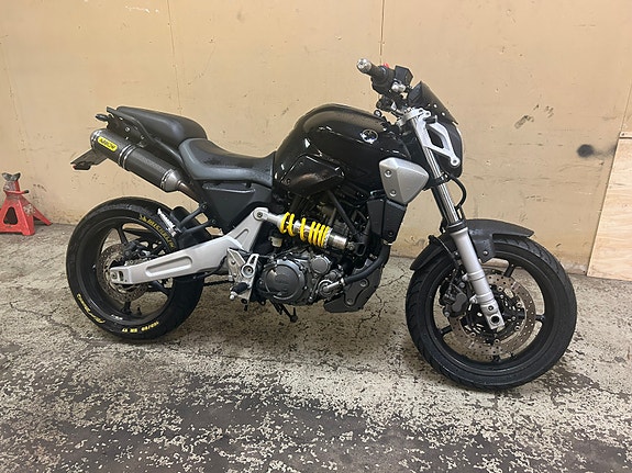 Yamaha MT-03 4 of 4