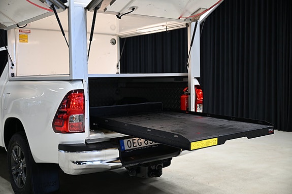 Toyota HiLux 9 of 26