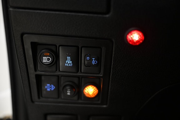 Toyota HiLux 24 of 26