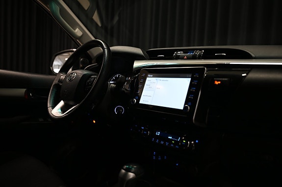 Toyota HiLux 20 of 26