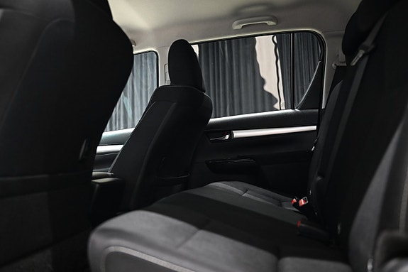 Toyota HiLux 25 of 26