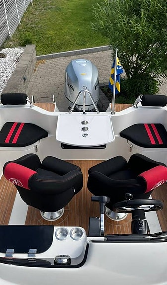 Micore 628 CC - 2018 - Honda 135 - Premium båt - 80 timmar 10 of 16