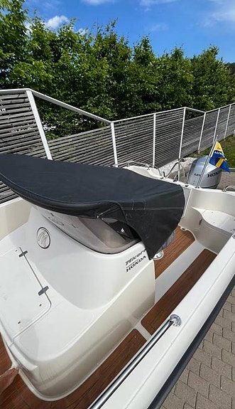 Micore 628 CC - 2018 - Honda 135 - Premium båt - 80 timmar 12 of 16